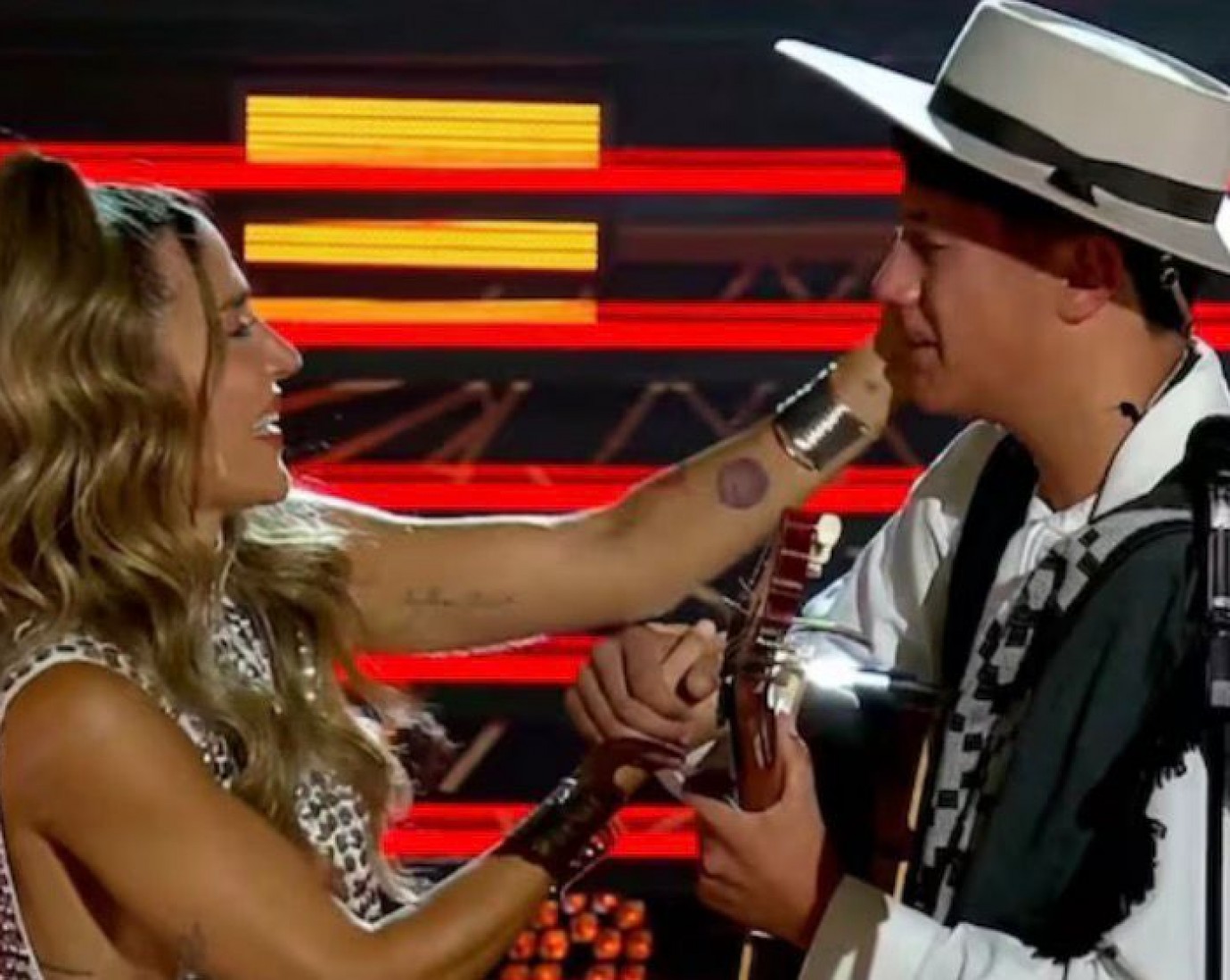 Jimena Barón le pagó el viaje de egresados a un participante y emocionó en vivo