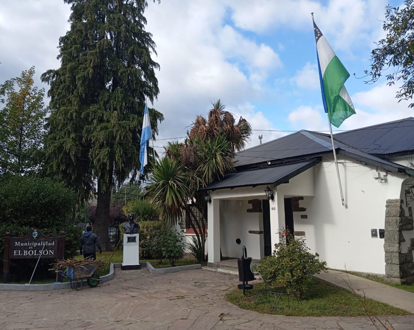 Embargan fondos de El Bolsón tras un accidente en una plaza: la indemnización supera los $22 millones