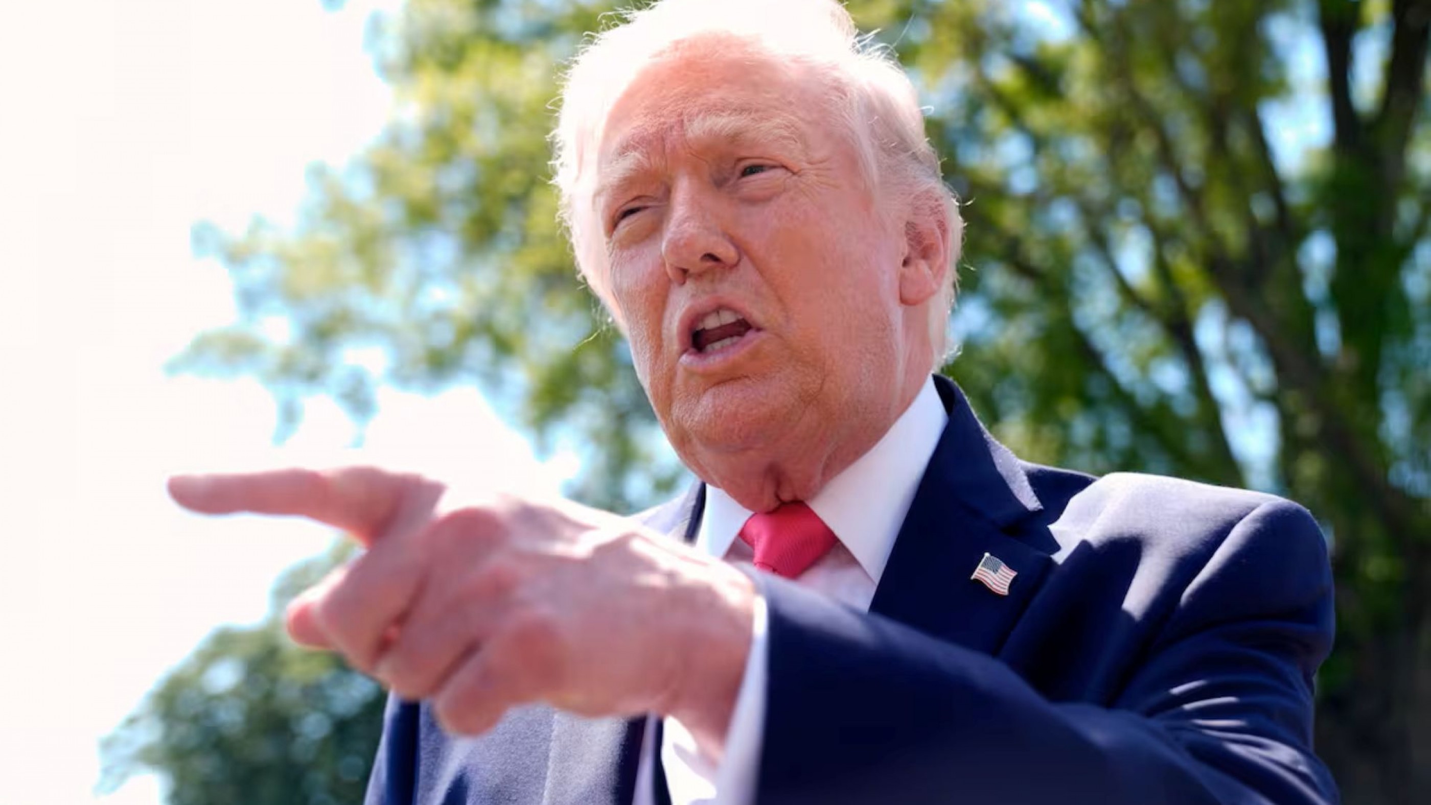 Trump dijo que Irán "no puede chantajear" a Estados Unidos y redobló advertencias