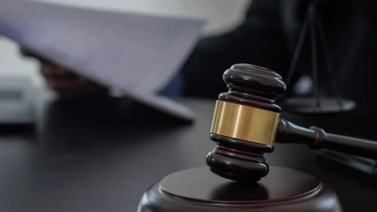 Un hombre fue condenado por amenazar a su pareja y agredir a su amiga