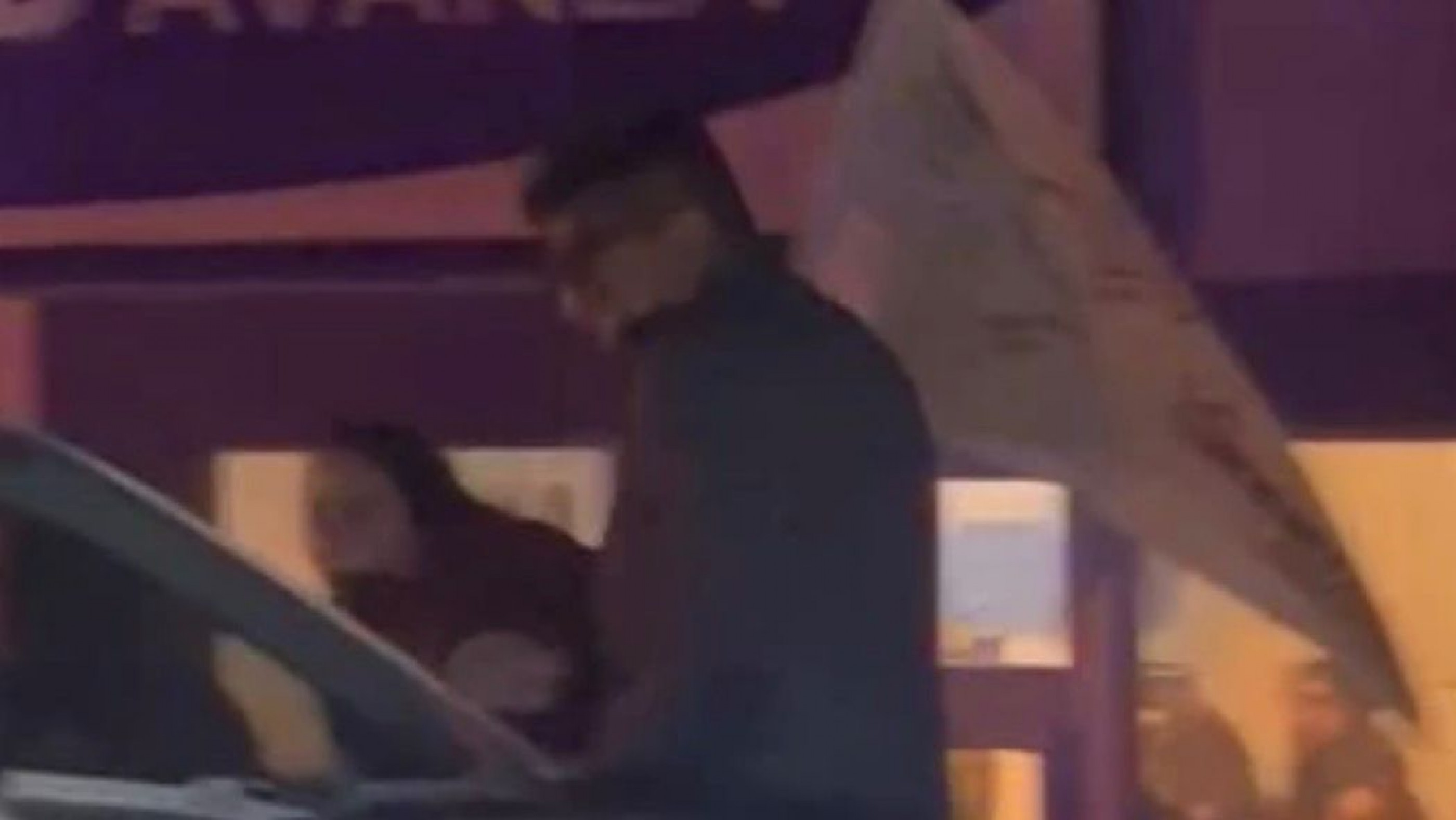 Santa Cruz: huevazos e insultos contra el diputado Jairo Guzmán por su voto a favor de la Ley de Glaciares