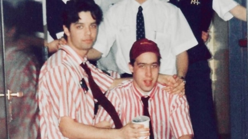 "No hay compañeros como los del turno noche": el recuerdo de su primer trabajo que emocionó en redes