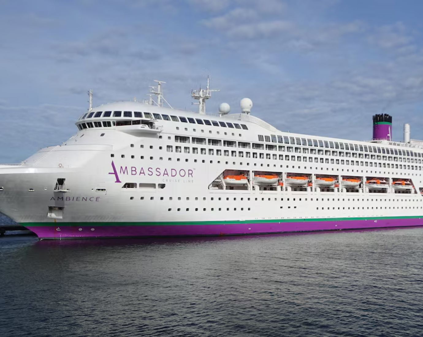 Confinaron a más de 1.700 personas en un crucero por un posible brote de norovirus