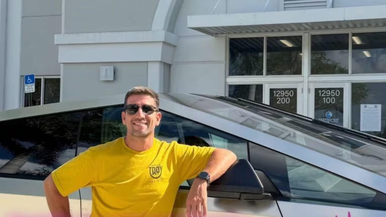 Denuncian al diputado libertario que apareció en el Congreso con una Tesla Cybertruck de más de US$100 mil