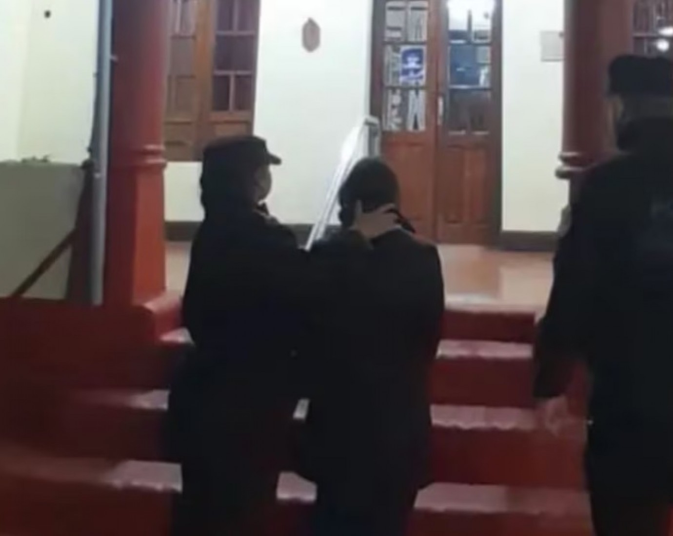 Misiones: una docente aprovechó un descuido de su compañera, robó su tarjeta y gastó $300.000