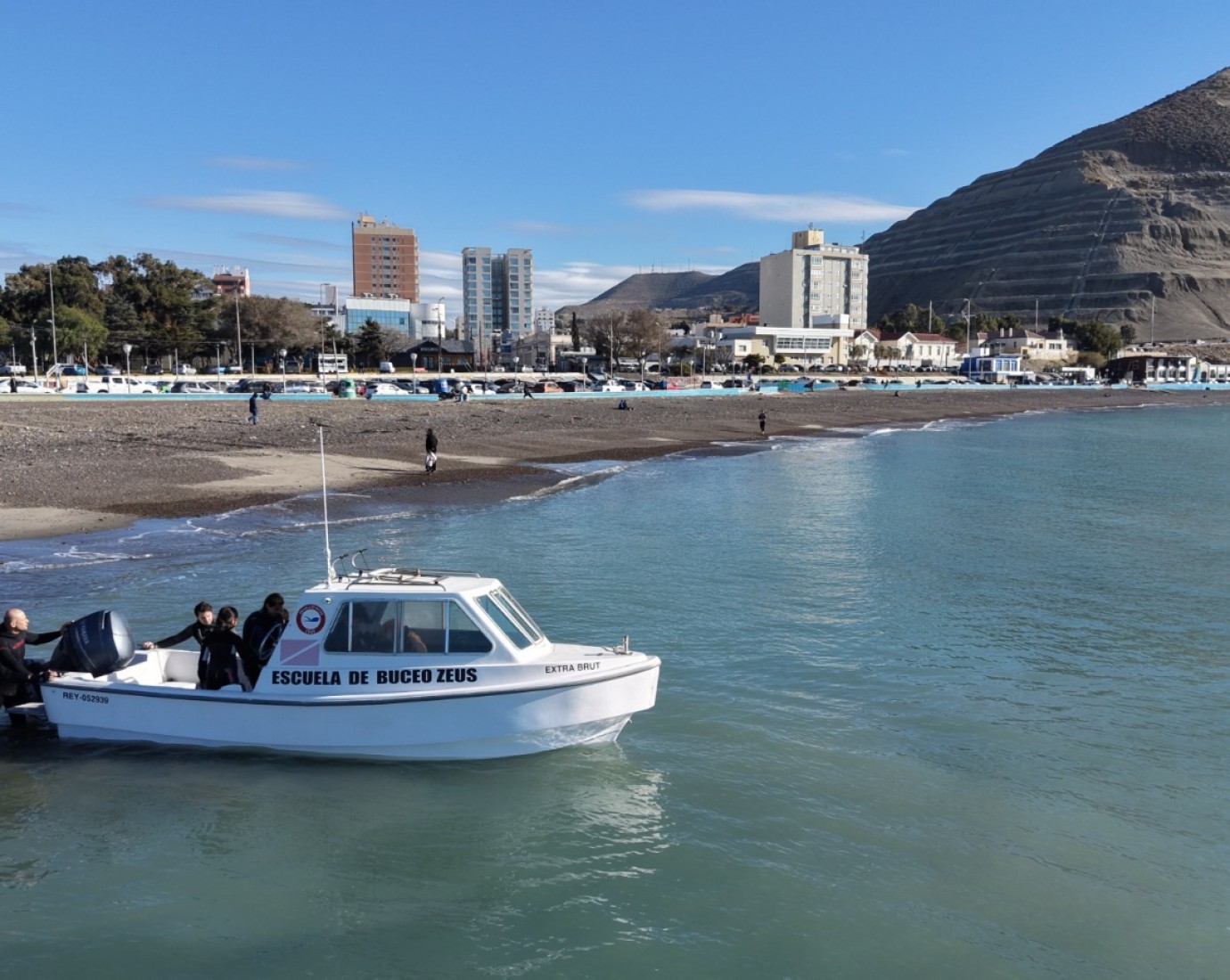Se anunció en Comodoro el permiso ambiental para el desarrollo de snorkel, buceo y nado con lobos marinos como producto turístico