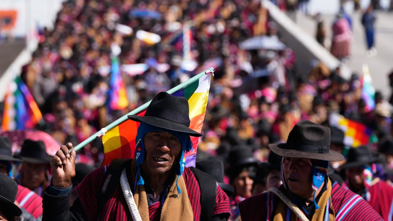 Crisis en Bolivia: bloqueos asfixian la economía y diez países denuncian un plan de desestabilización