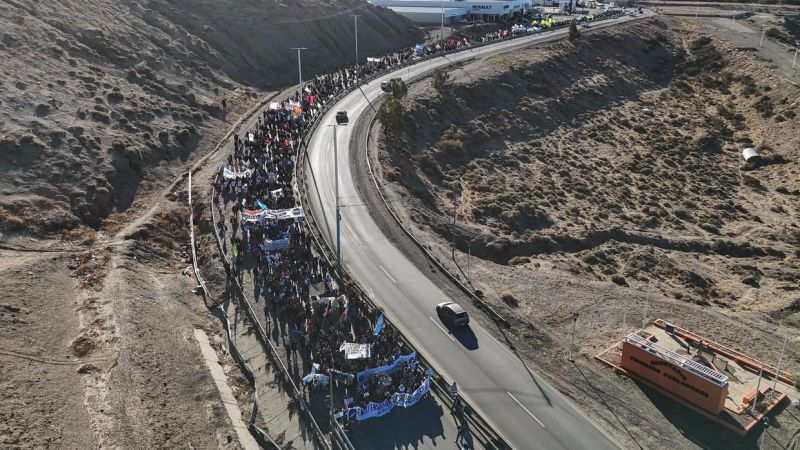 RUIDO POLITICO: entre marchas y abandonos