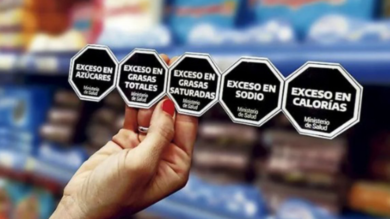 Retroceso en salud pública: el Gobierno busca eliminar los sellos del etiquetado frontal en alimentos y bebidas
