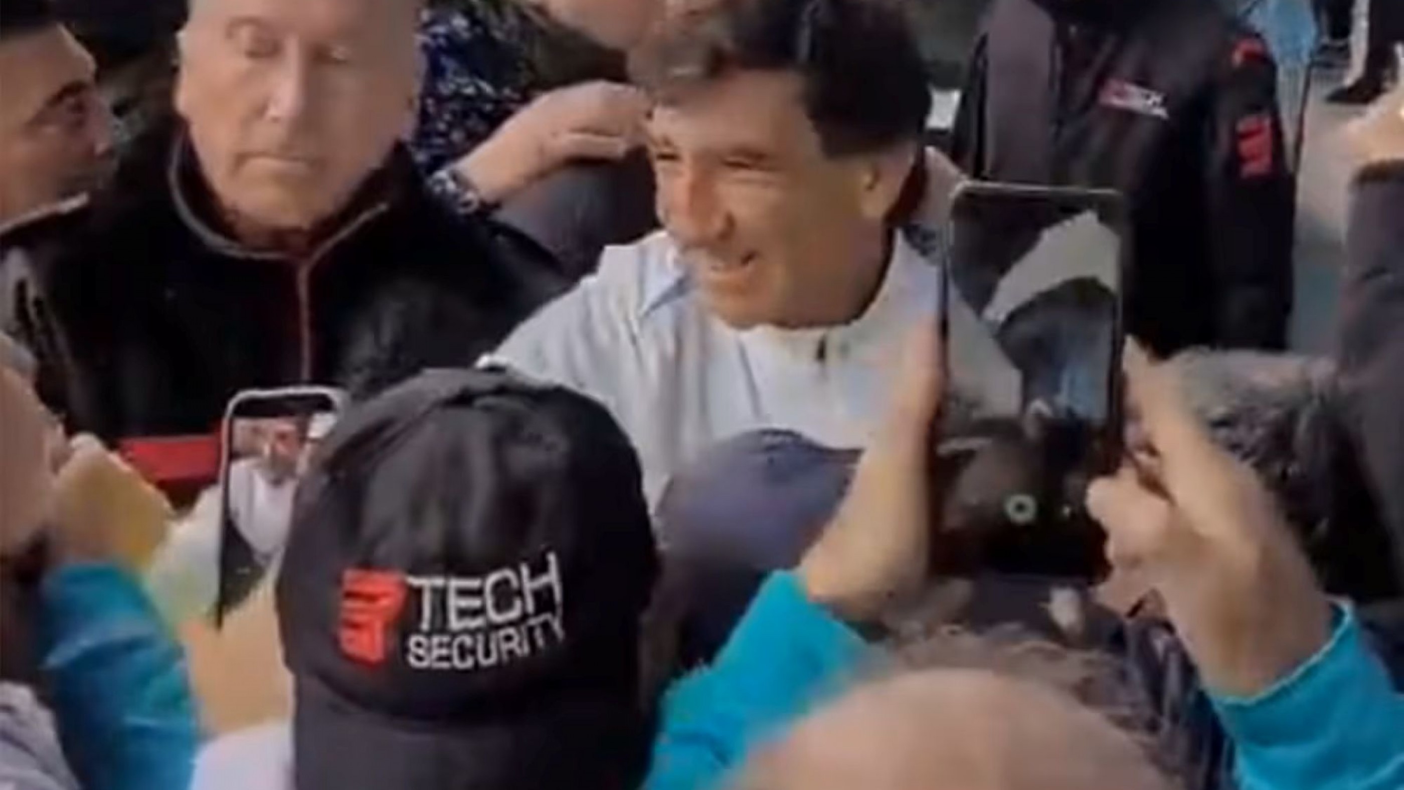 Tensión en Avellaneda: hinchas de Racing rechazaron la despedida de Costas e insultaron a Milito