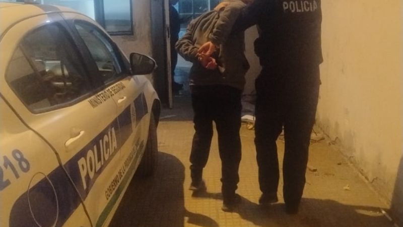 Amenazó de muerte a un vecino con un cuchillo y terminó detenido