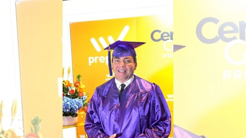Cristian Castro terminó la secundaria a los 51 años y su mamá rompió el silencio: "Es algo que no esperaba"