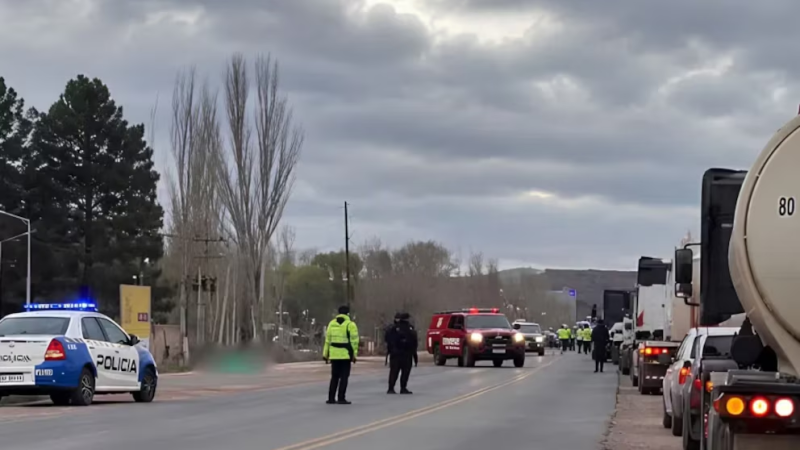 Hallaron muerto a un hombre a la vera de una ruta e investigan si fue atropellado