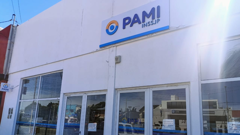Jubilados de Comodoro llevaron su reclamo a Caleta Olivia: "La problemática es la misma"