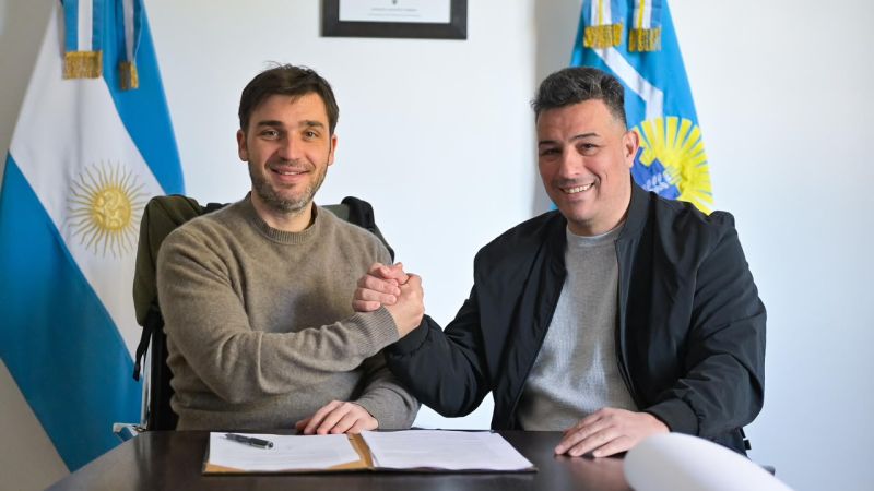 Torres y Balochi firmaron acuerdos para avanzar con obras estratégicas de agua y energía en Sarmiento