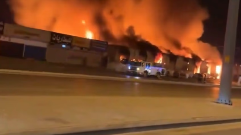 Explosiones cerca del aeropuerto de Riad mientras aumenta la tensión en Yemen