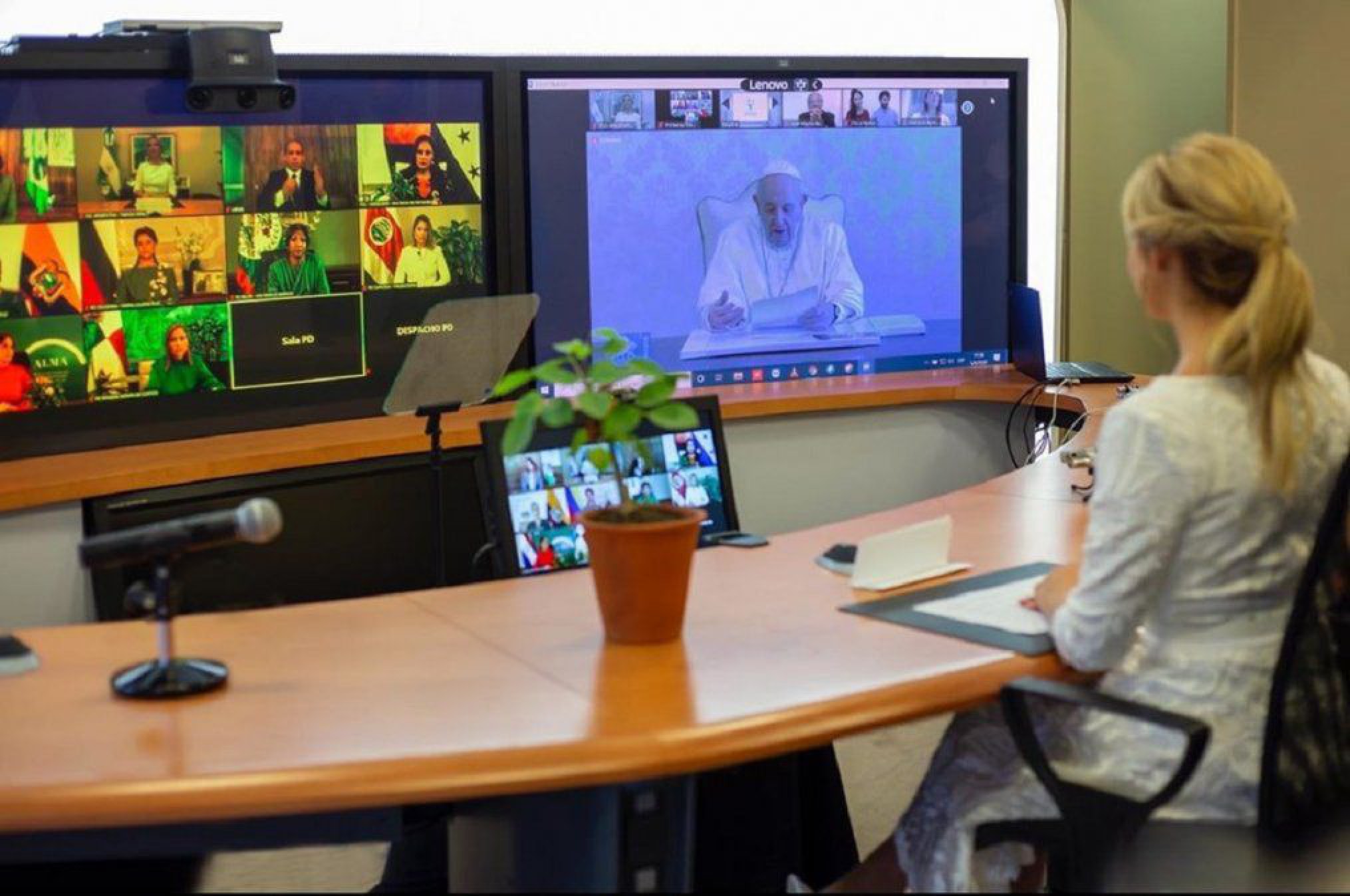 Fabiola Yáñez y un encuentro virtual con el Papa Francisco