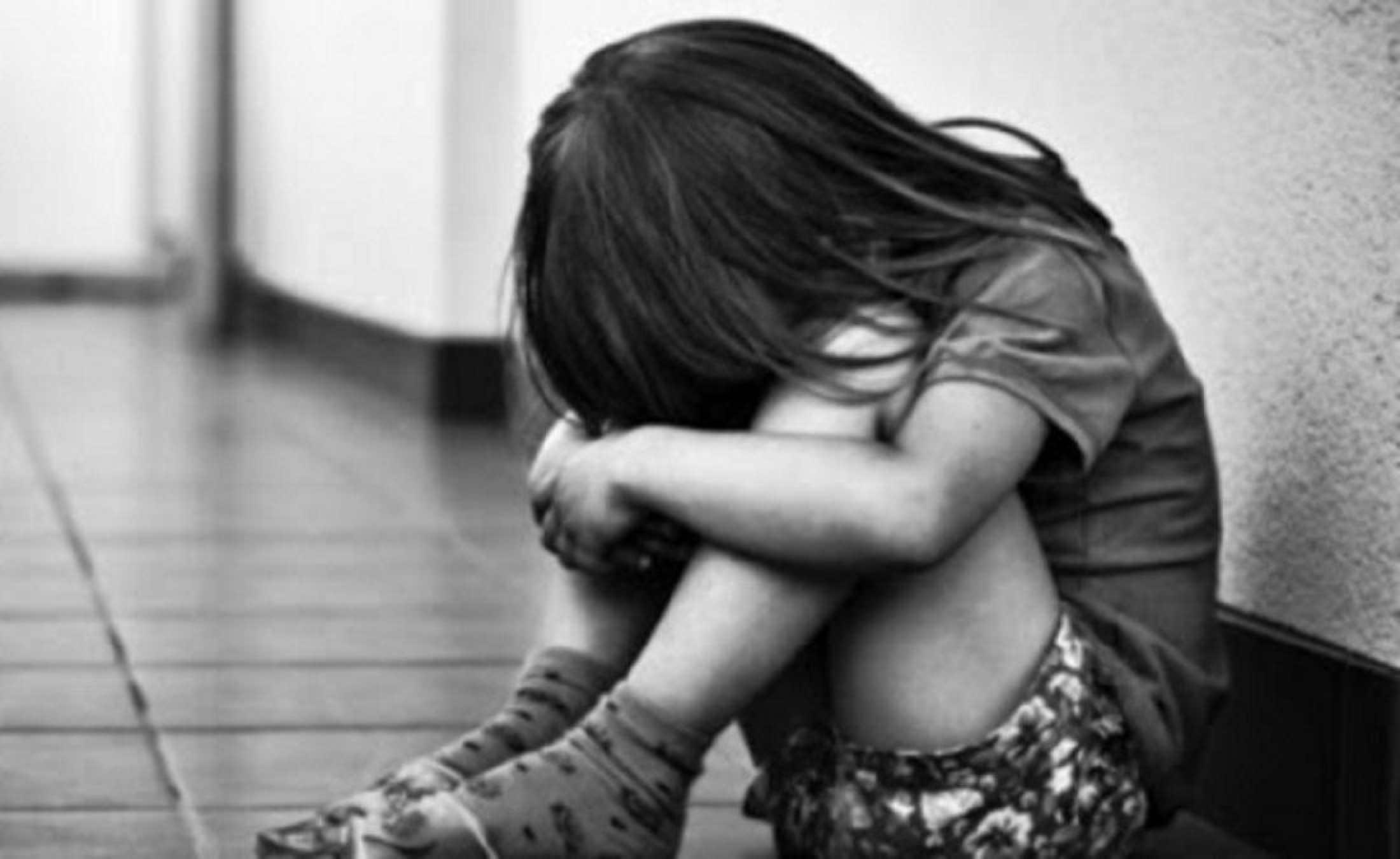 Abusaba de su hija y después la llevaba a la Iglesia para que prometiera no contarlo