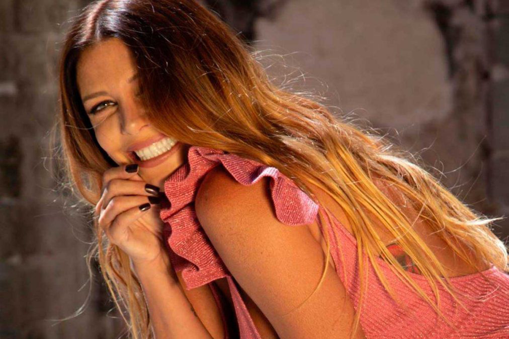 Mónica Ayos le agrega calor a la primavera y luce sus ejercicios de glúteos ¡Bomba!