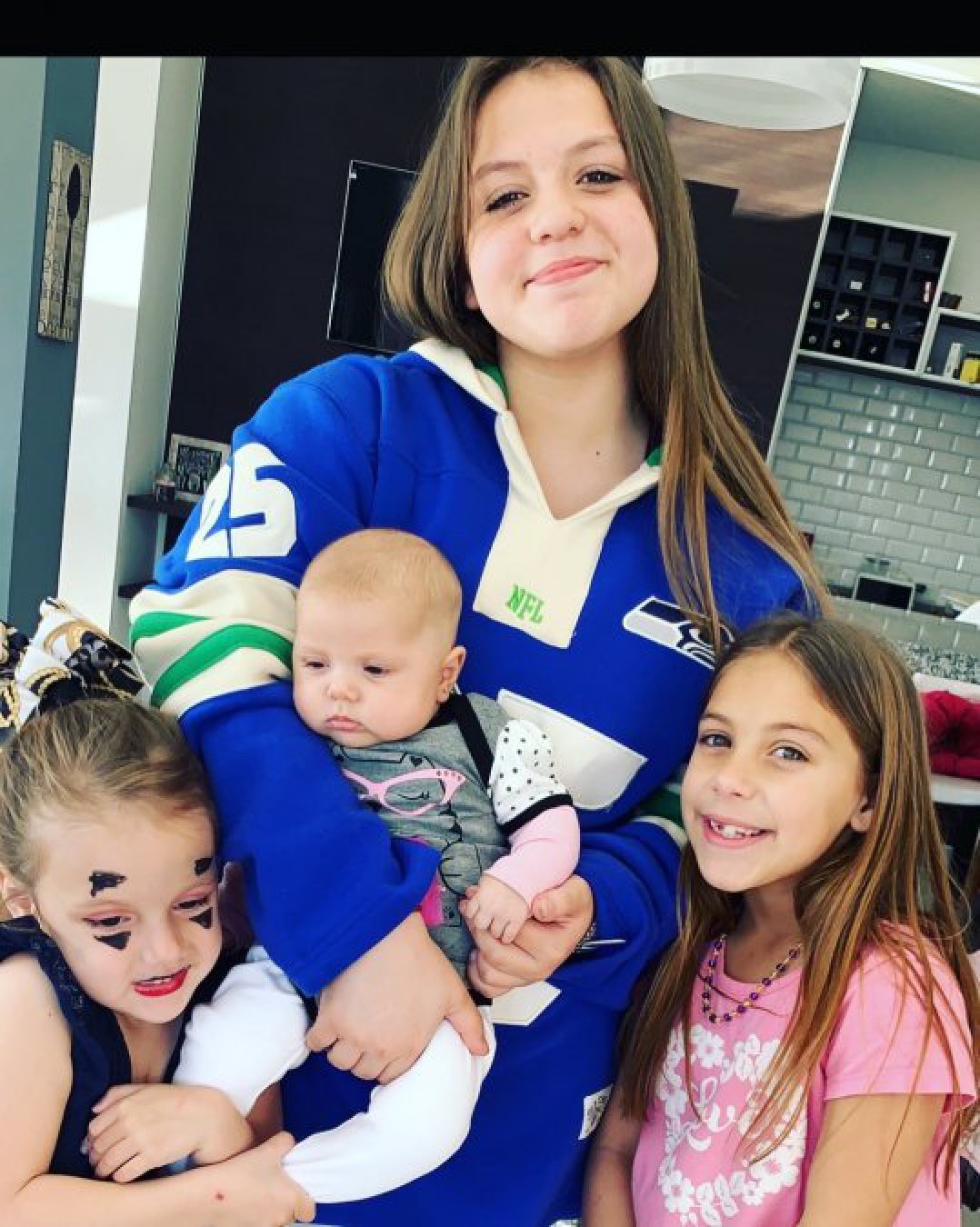 El Polaco felicitó a su hija Sol Cwirkaluk por un particular logro: ”Sos luz te amo”